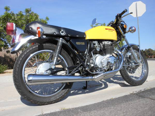 Illustration for article titled For $5,950, This 1976 Honda CB400F Could Be Four Into Wonderful